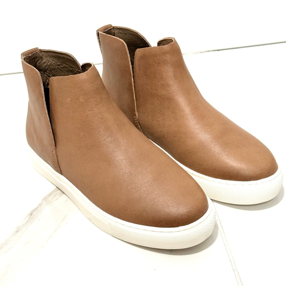 Birdies Tan Leather Slip-Ons 7.5